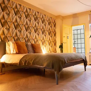 https://jos.amsterdamhotelsnl.com